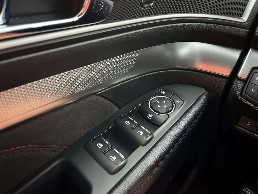 Used 2019 Agate Black Metallic Ford XLT image 22