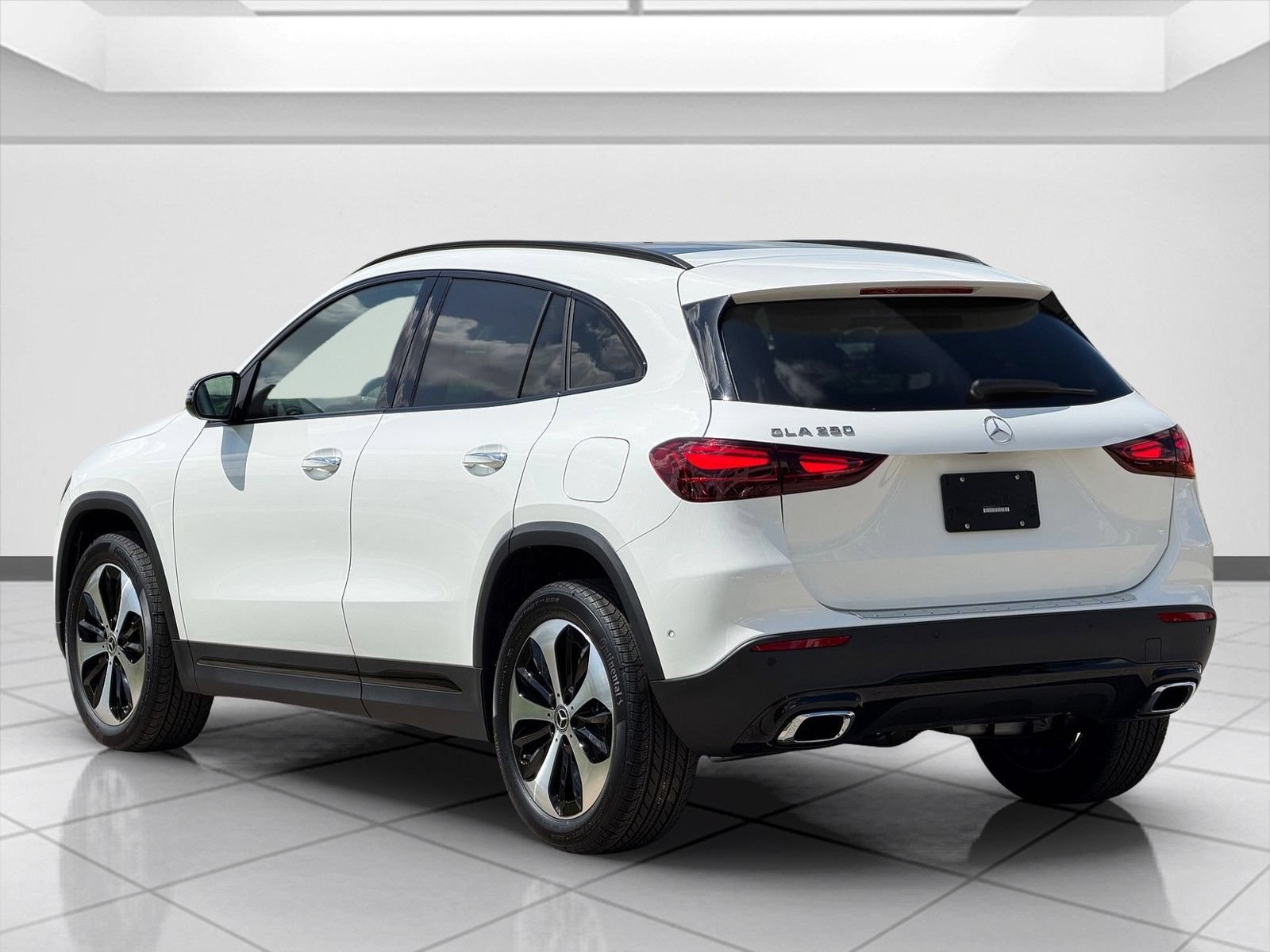 New 2026 Polar White Mercedes-Benz GLA 250 image 25