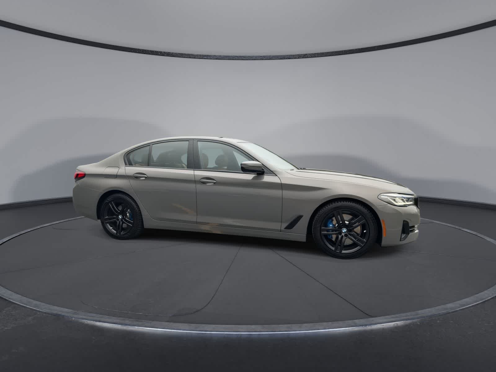 Used 2021 Bernina Grey Amber Effect Metallic BMW 530i xDrive image 9