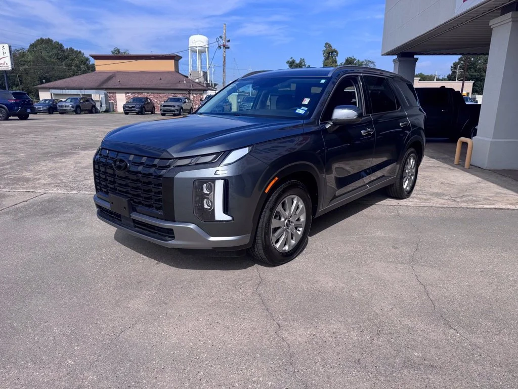Used 2025 Gray Hyundai SEL image 3