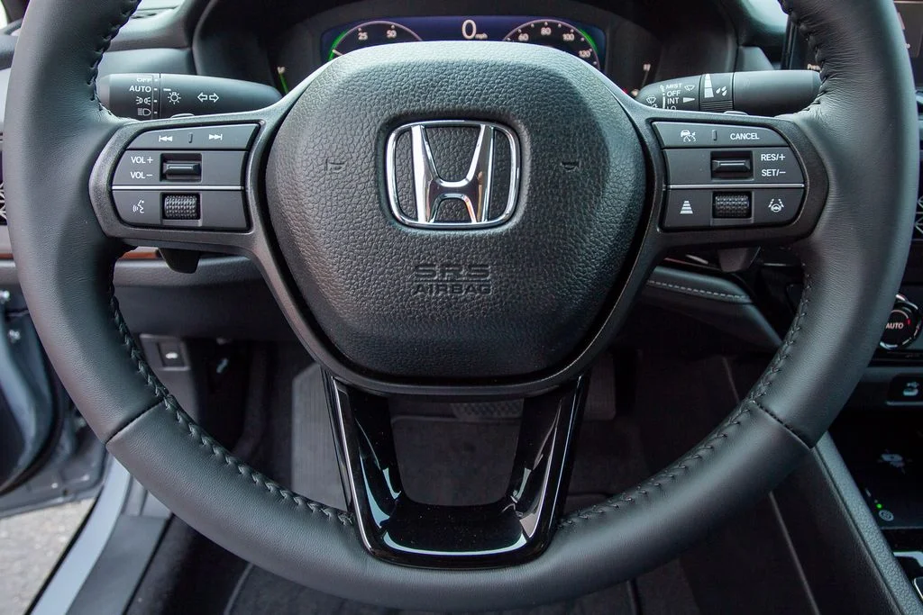 New 2026 Urban Gray Pearl Honda EX-L image 24