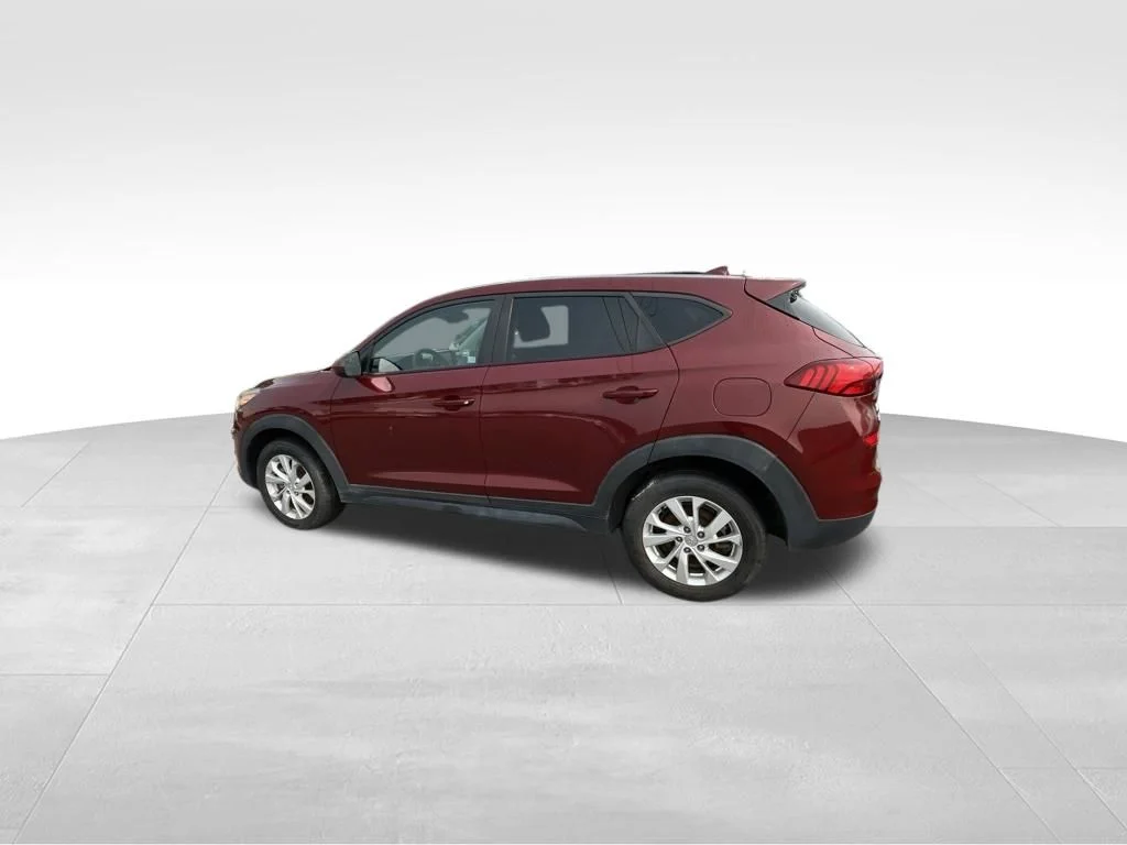 Used 2019 Red Hyundai SE image 11