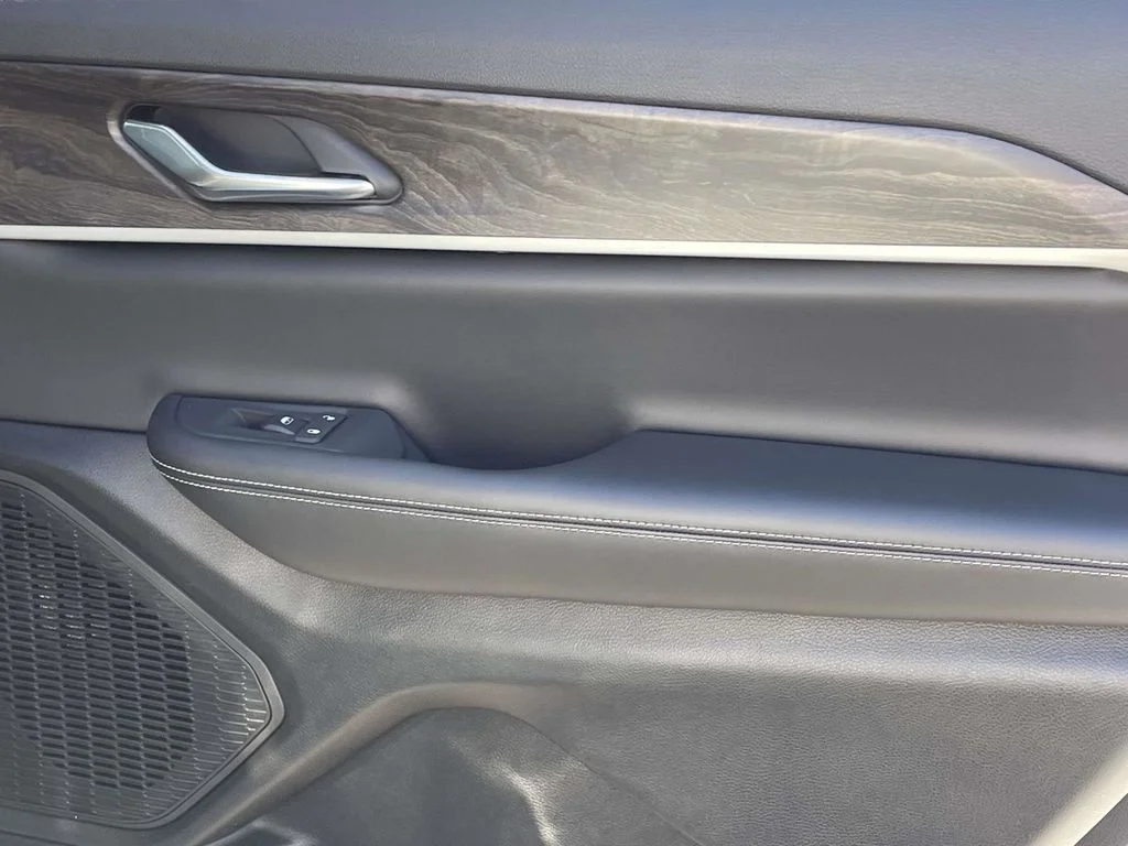 New 2026 Bright White Clearcoat Jeep Altitude image 18
