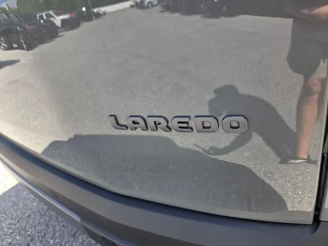New 2026 Sting-Gray Clear-Coat Exterior Paint Jeep Laredo image 12