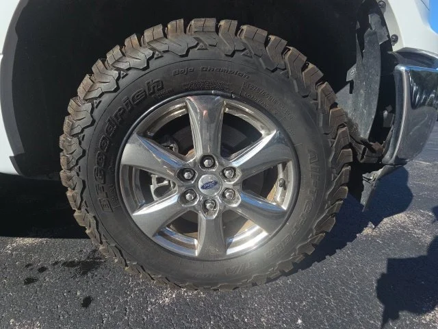 Used 2020  Ford  image 17