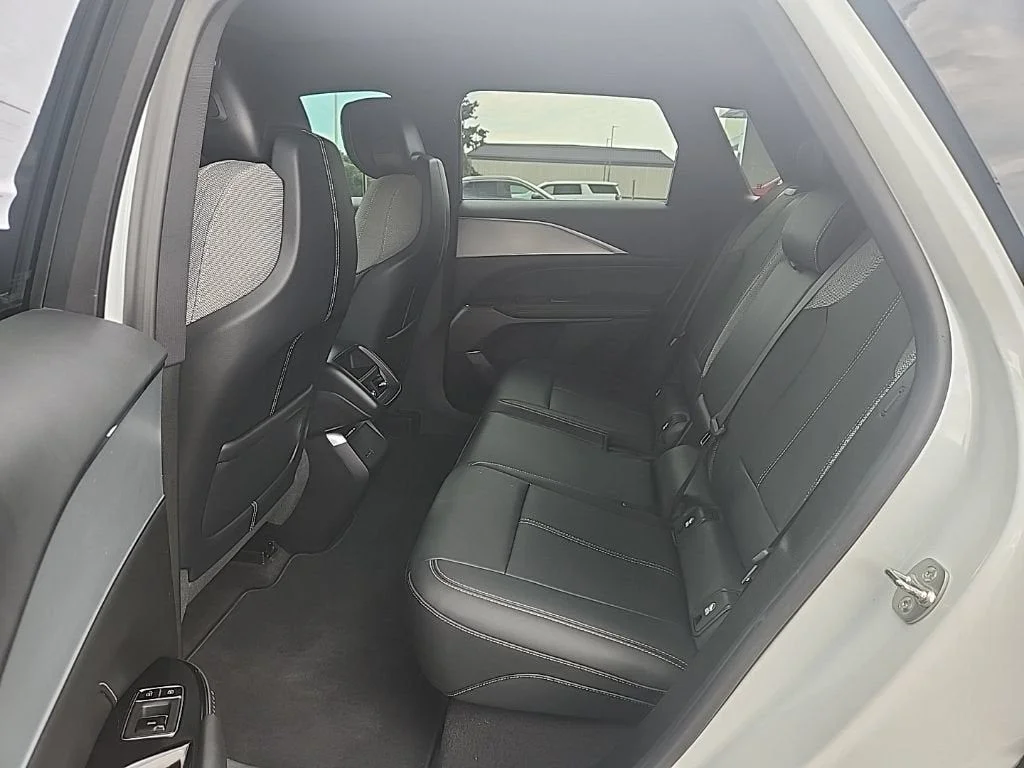 Used 2024 White Cadillac Tech image 9