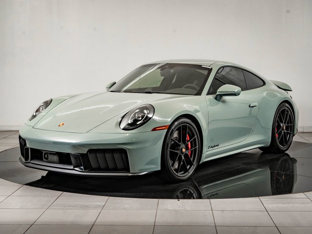 2025 Porsche 911 Carrera GTS Coupe's photo