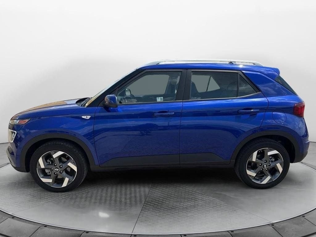 2024 Hyundai Venue Limited - Photo 6