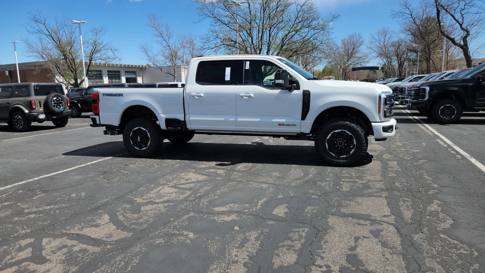 New 2026 Star White Metallic Tri-Coat Ford Platinum image 18