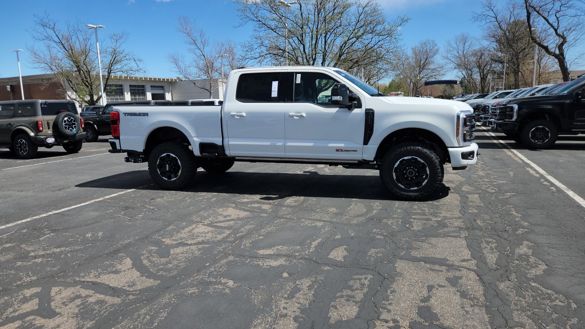 New 2026 Star White Metallic Tri-Coat Ford Platinum image 18