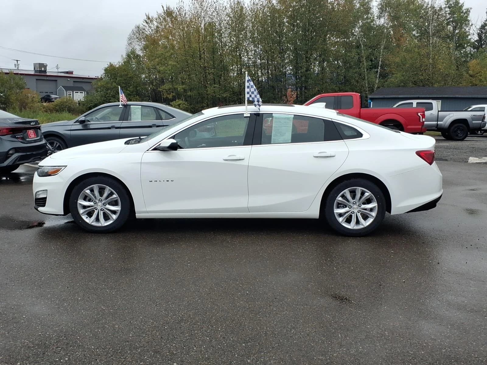 Used 2024 Summit White Chevrolet LT image 7