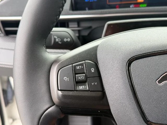 Used 2024 White Metallic Ford Select image 50