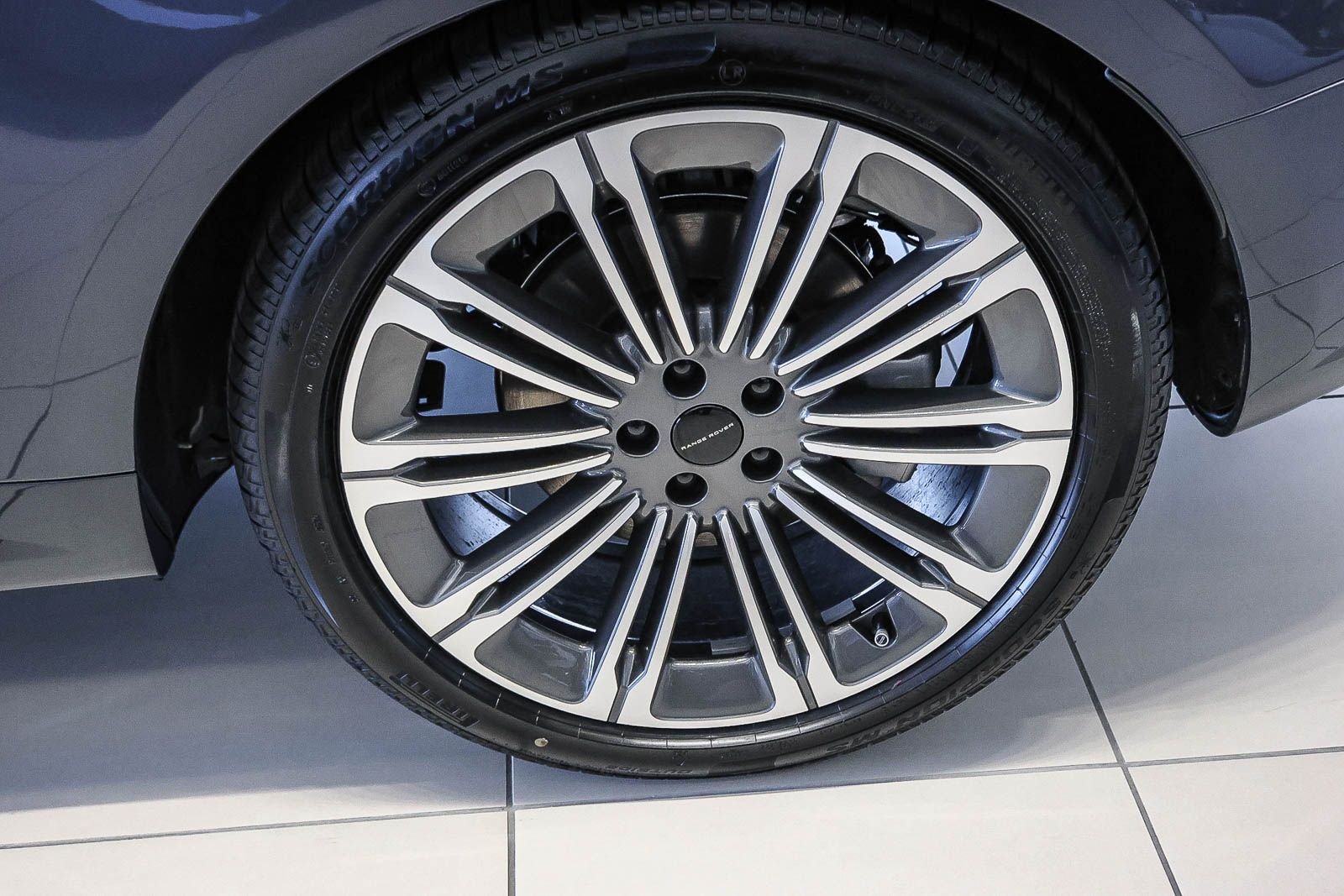 New 2026 Varesine Blue Land Rover Dynamic SE image 8