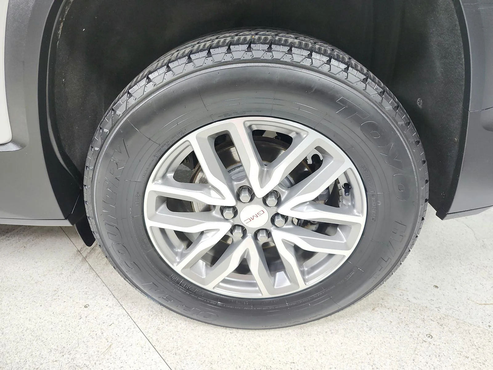 Used 2018 Silver GMC SLE-2 image 46