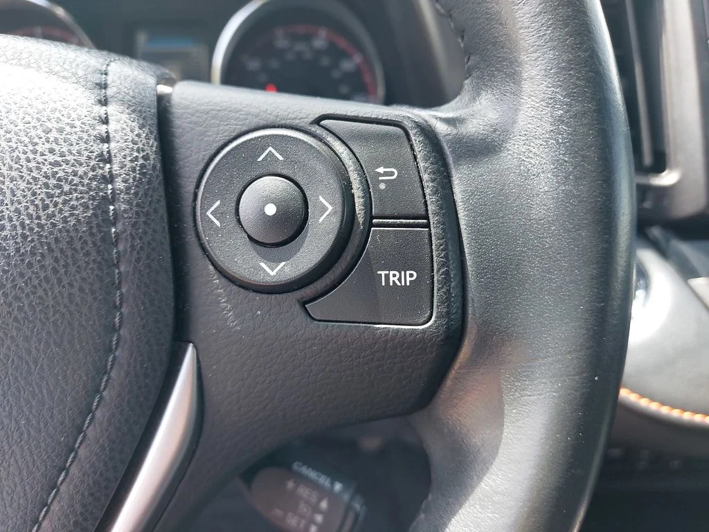 Used 2016 Red Toyota SE image 18