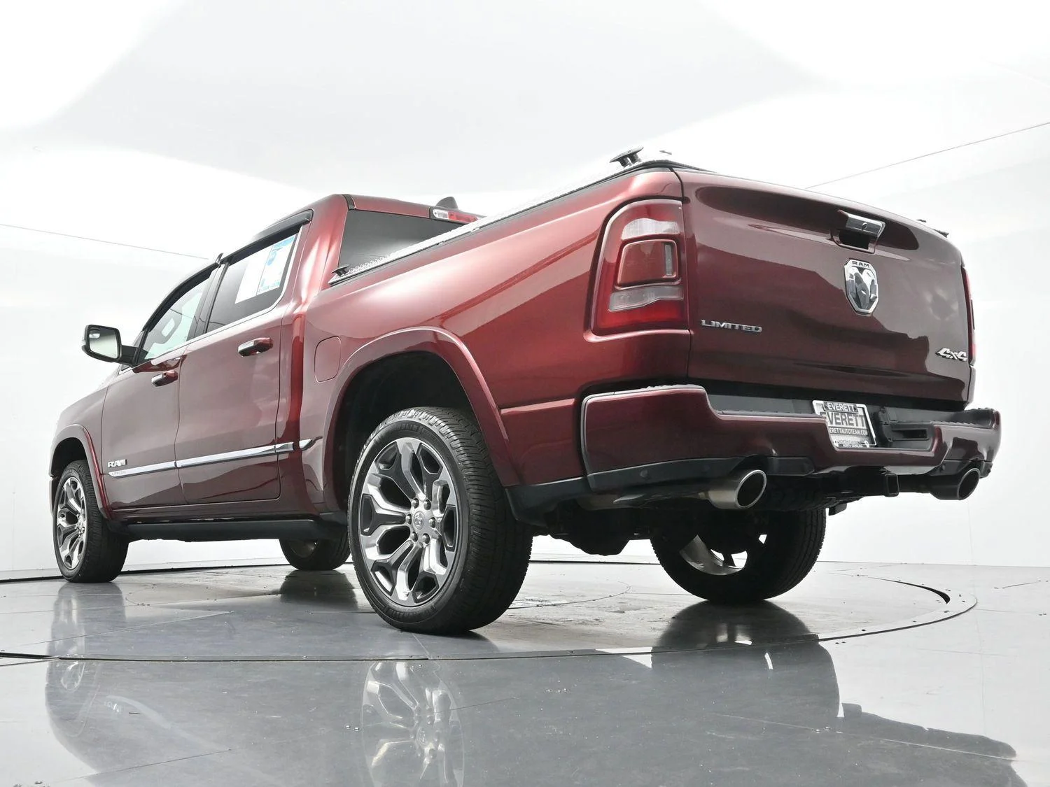 Used 2020 Delmonico Red Pearlcoat Ram Limited image 51
