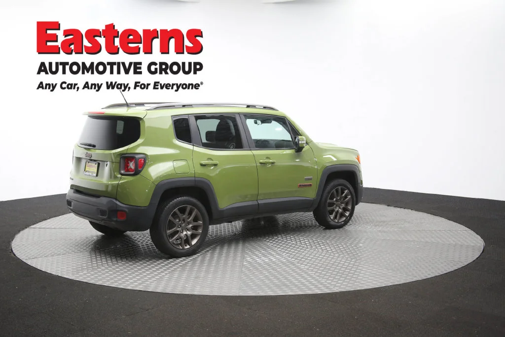Used 2016 Green Jeep Latitude image 45