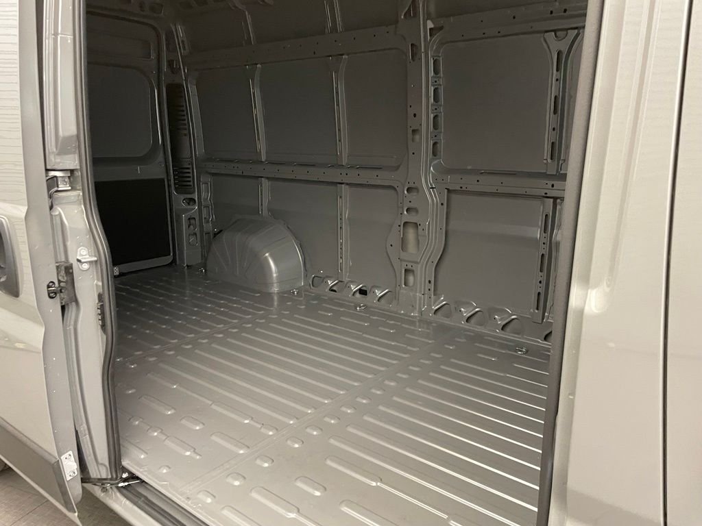 New 2026 Ceramic Gray Clear-Coat Exterior Paint RAM High Roof image 4