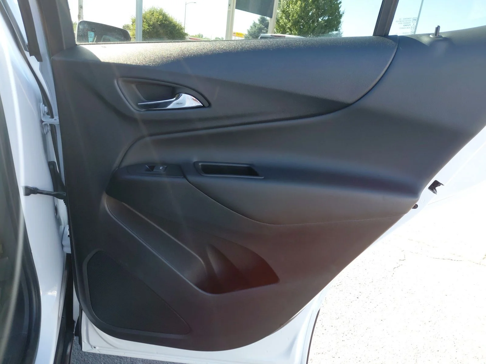 Used 2024 White Chevrolet LT image 27