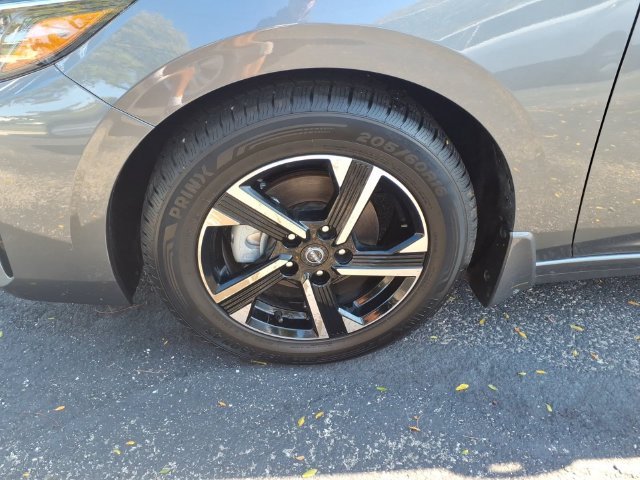Used 2025 Gray Nissan SV image 9