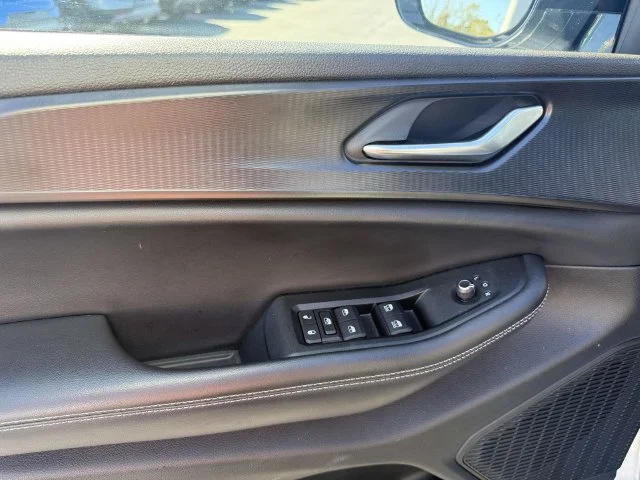 Used 2023 Silver Jeep Altitude image 25