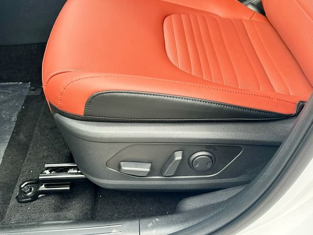 Used 2026 Glacial White Pearl Kia SX image 20