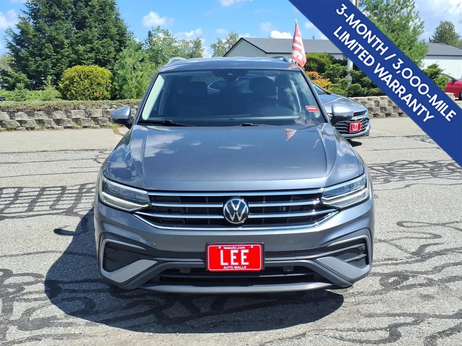 Used 2024 Platinum Gray Volkswagen 2.0T SE image 2