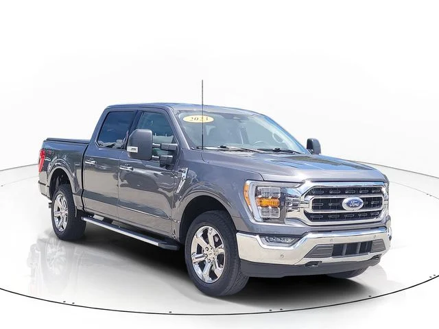 Used 2023 Gray Ford XLT image 3