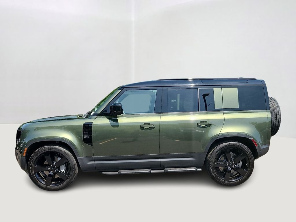 Used 2026 Woolstone Green Metallic Land Rover S image 7