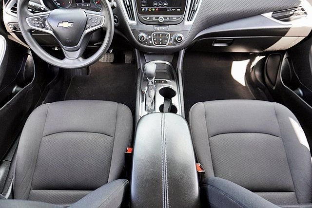 Used 2023 Gray Chevrolet LT image 18