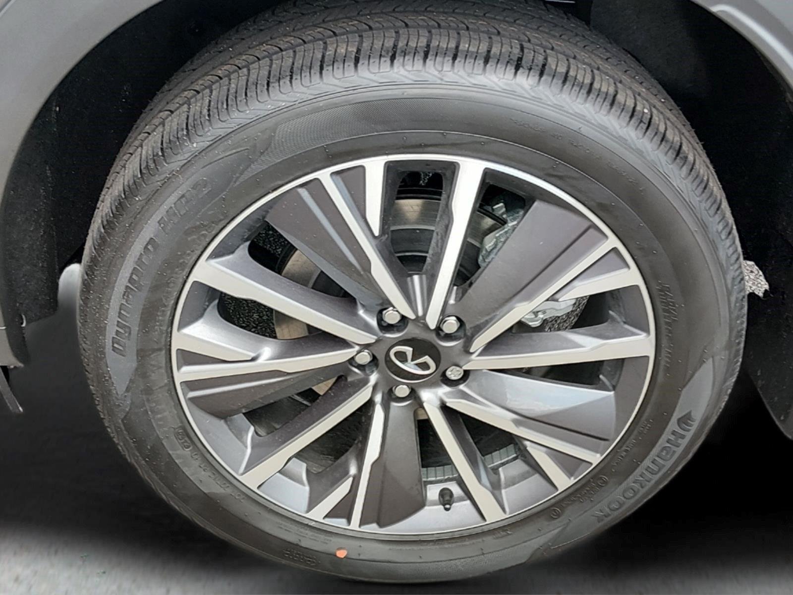 New 2027 GRAPHITE SHADOW INFINITI Luxe AWD image 19