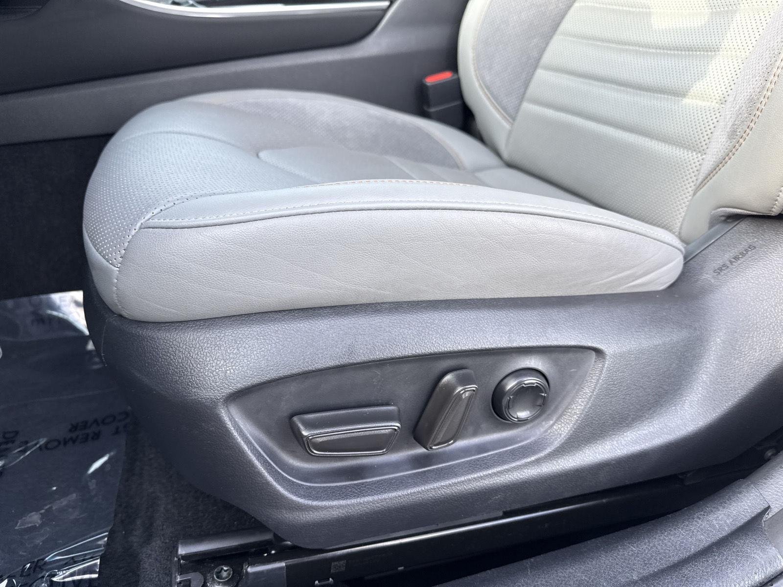 Certified Used 2019 Wind Chill Pearl Toyota Touring image 11