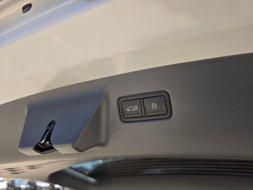 New 2026 Silver Hyundai SE image 10
