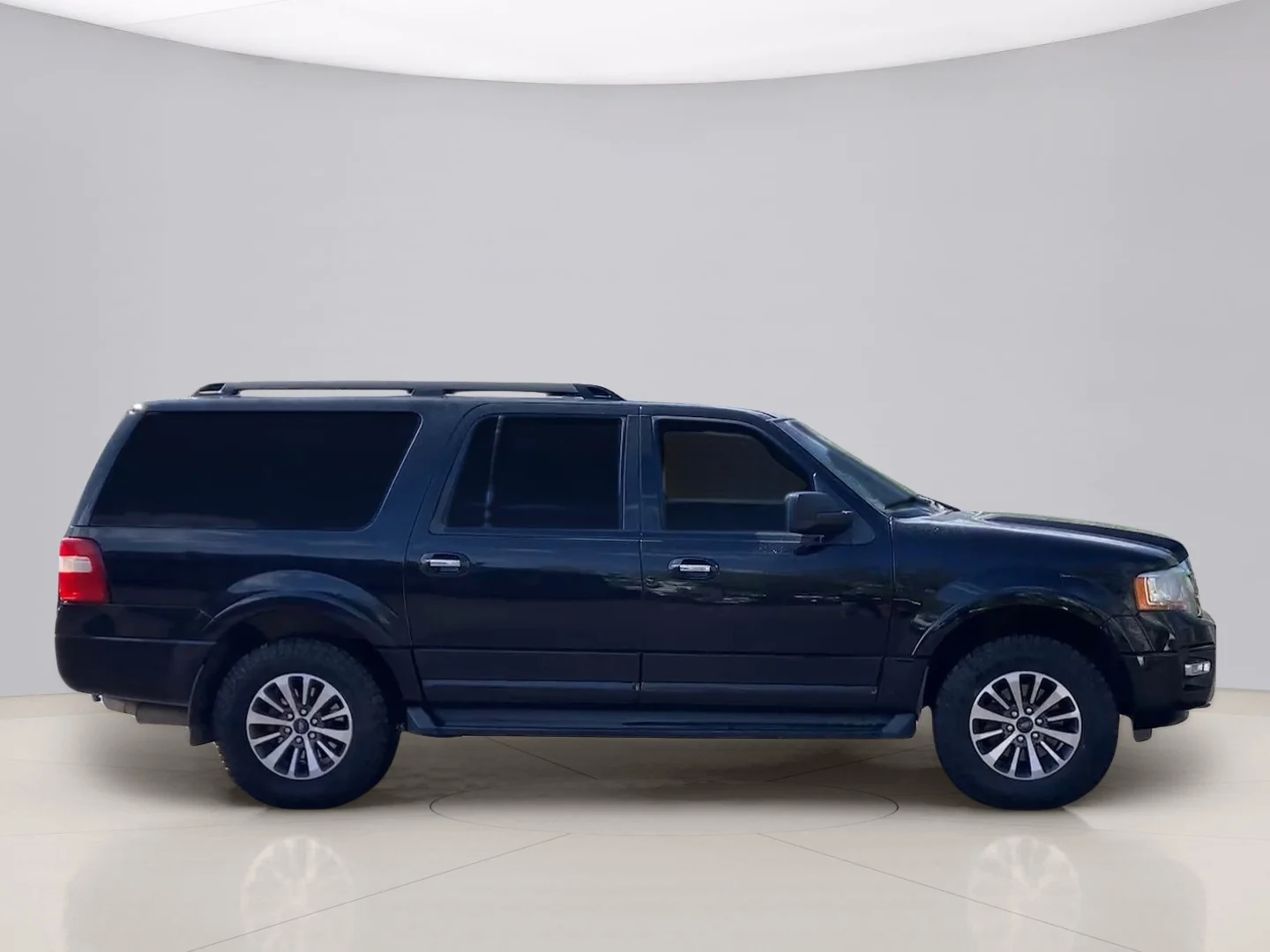 Used 2017 Black Ford XLT image 6