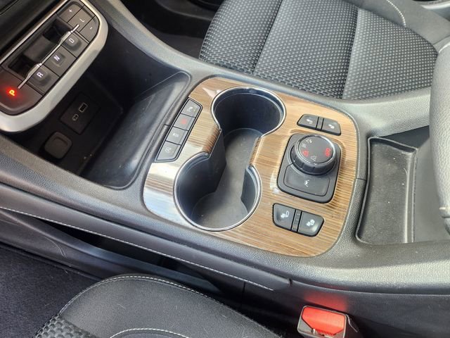 Used 2023 Summit White GMC SLE image 21
