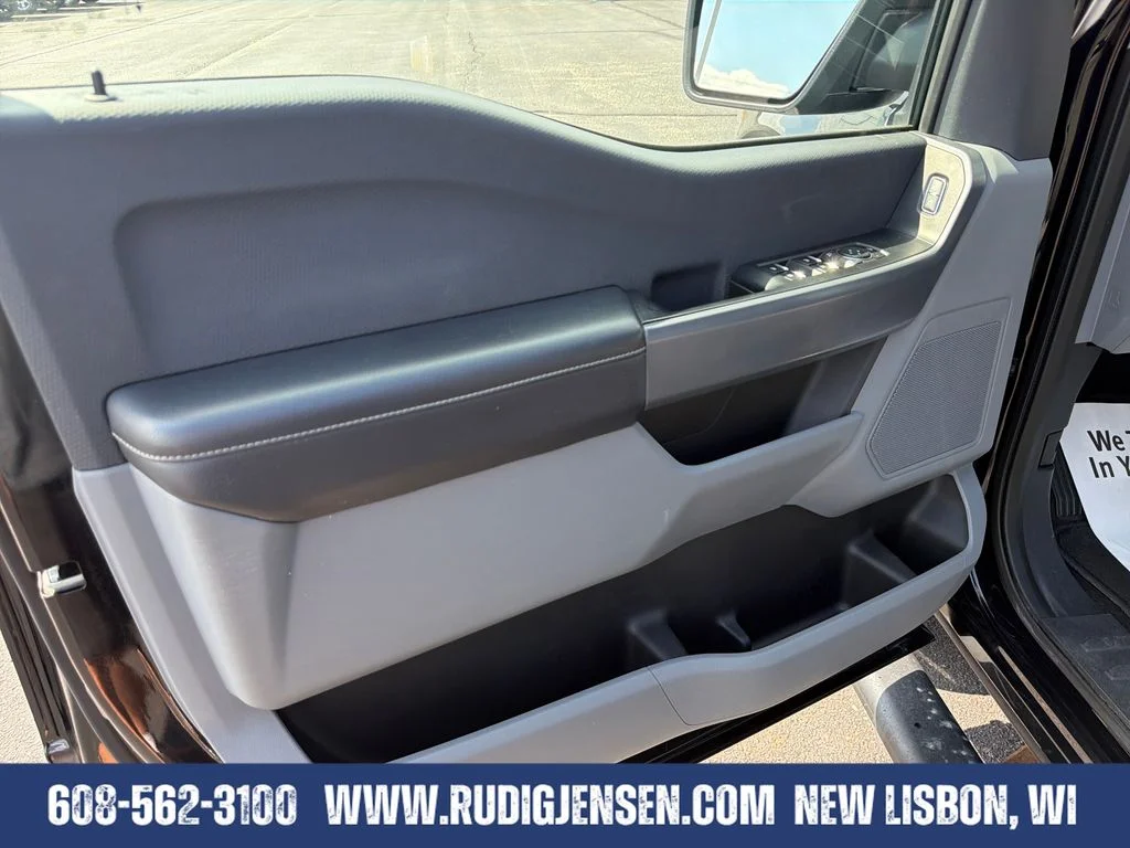Used 2021 Black Ford XLT image 10