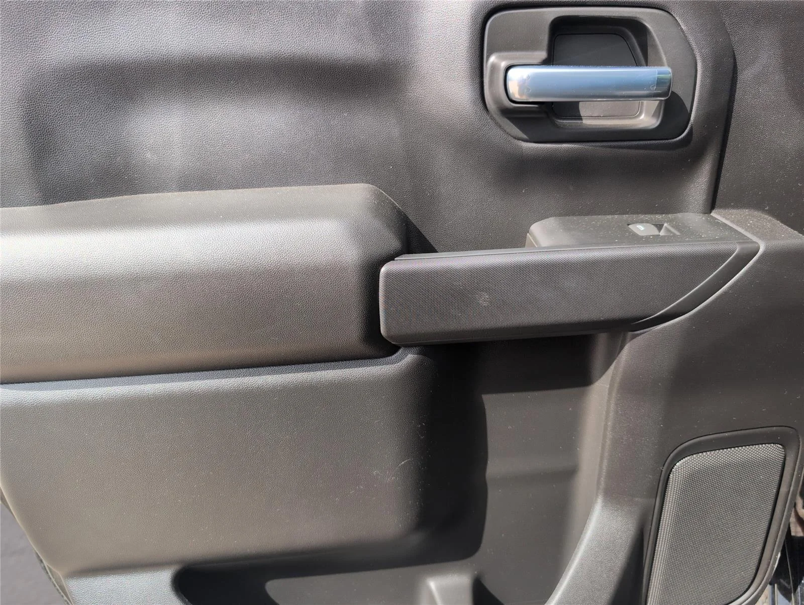 Used 2025 Black Chevrolet Custom image 30