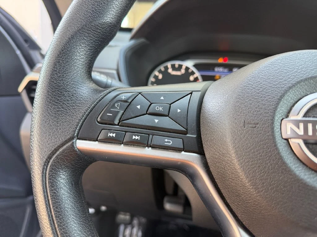 Used 2024 Silver Nissan 2.5 SV image 24