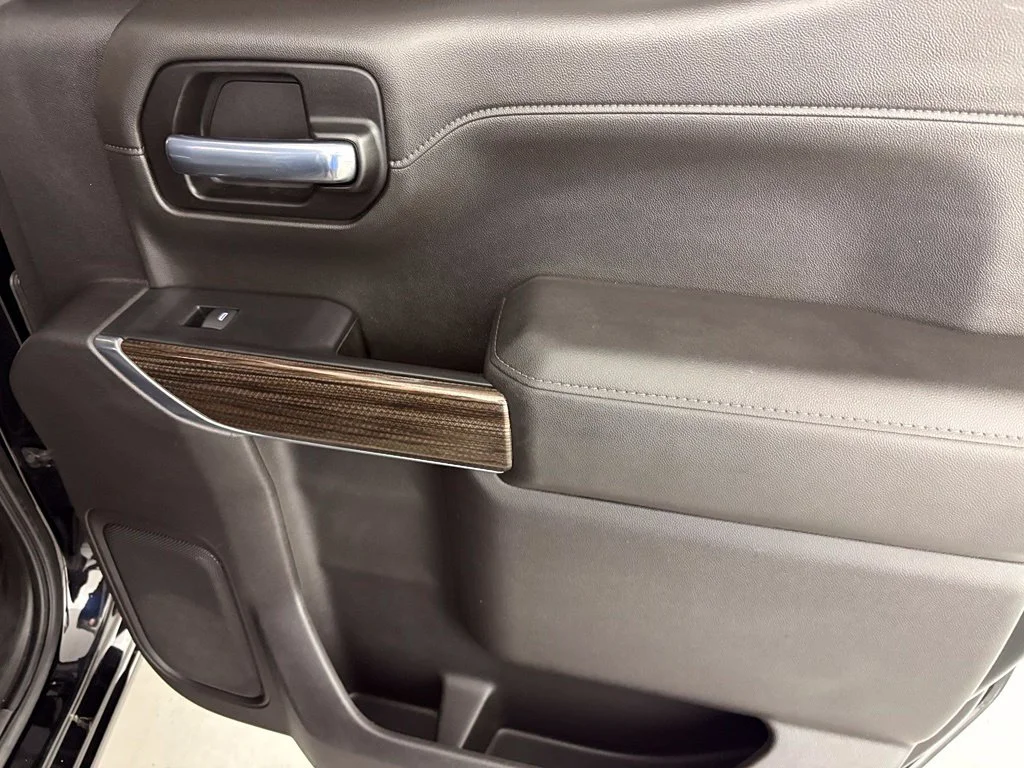 Used 2021 Black Chevrolet RST image 43