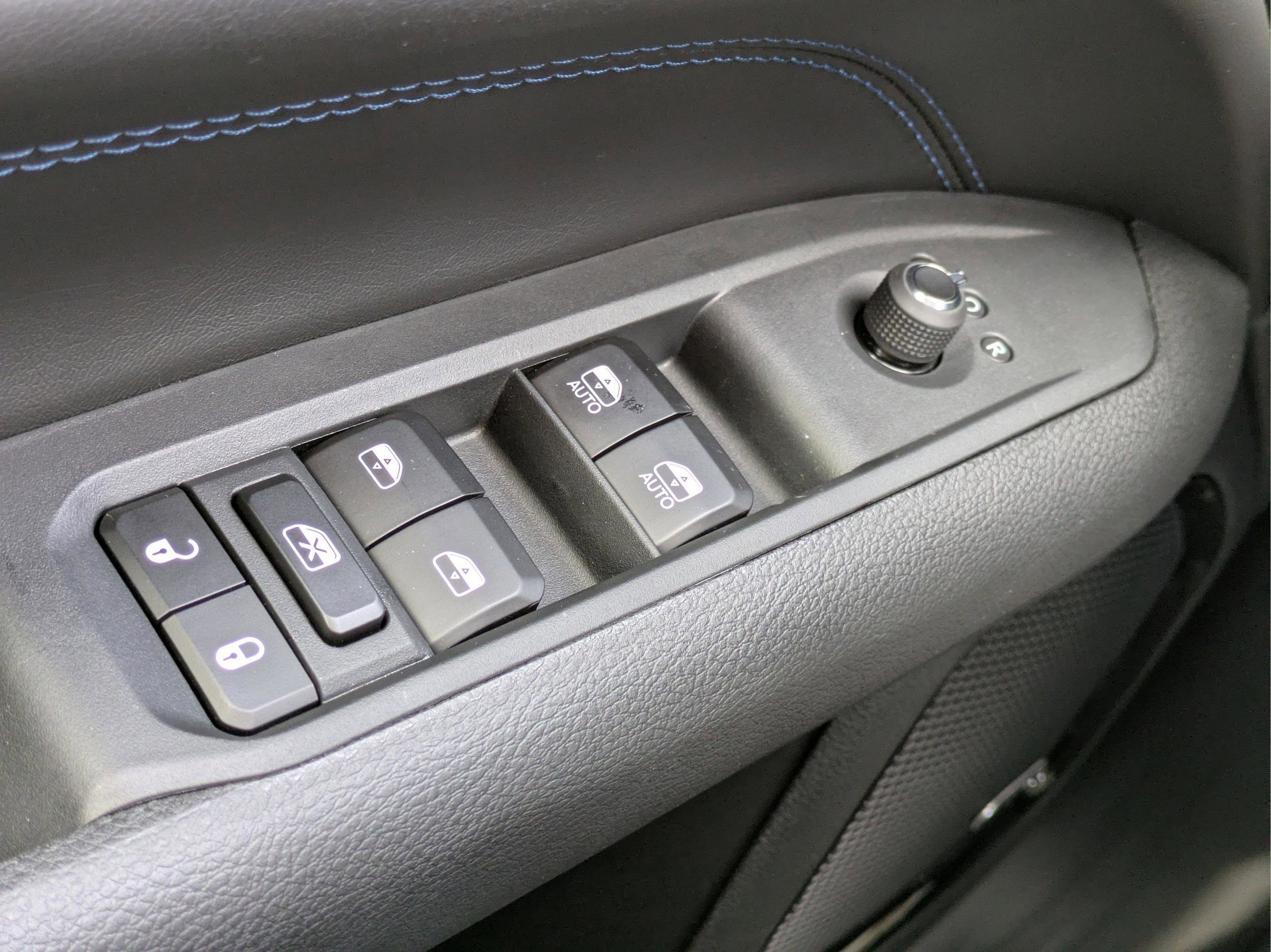 New 2026 Hydro Blue Pearlcoat Jeep Latitude Altitude image 27