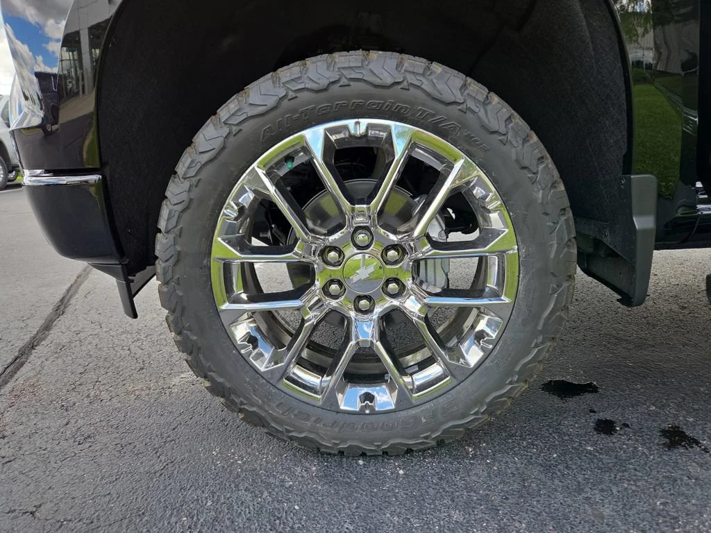 New 2026 Black Chevrolet High Country image 29