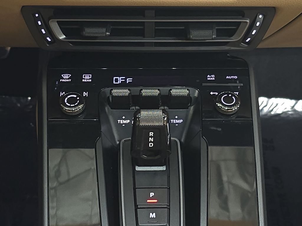 Used 2021  Porsche Carrera image 19