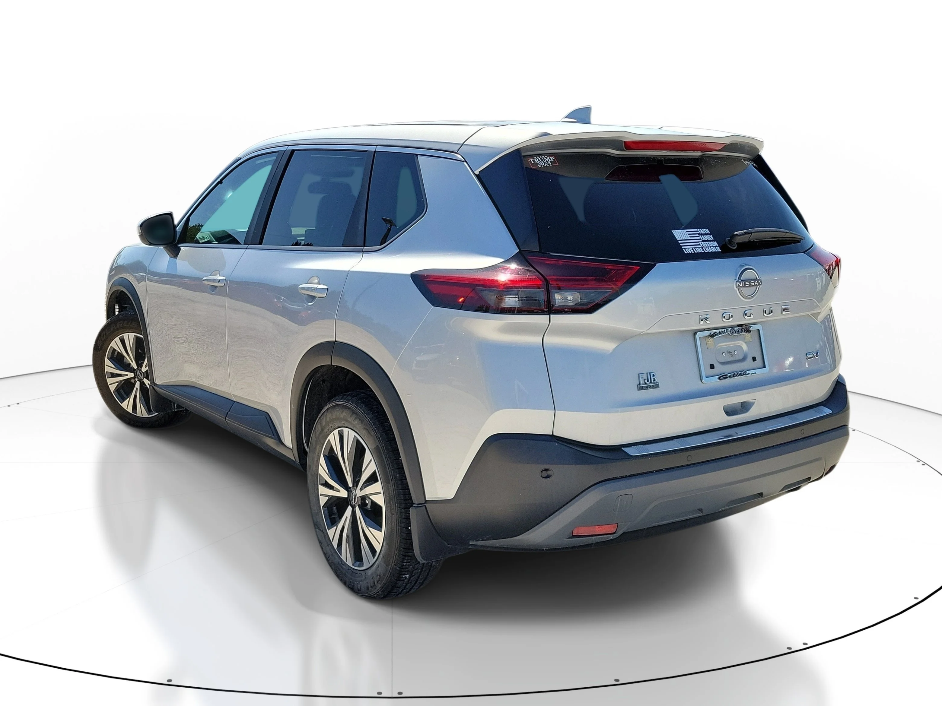 Used 2023 Brilliant Silver Metallic Nissan SV image 4