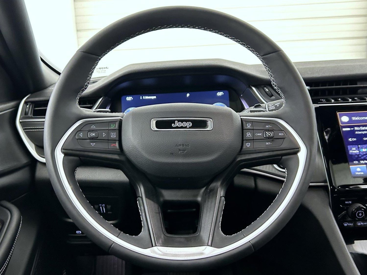 Used 2023 White Jeep Altitude X image 11