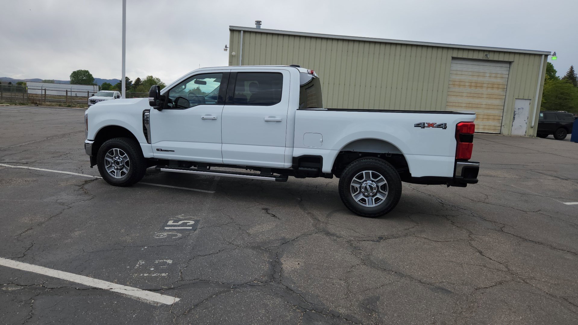 Certified Used 2025 Oxford White Ford LARIAT image 8