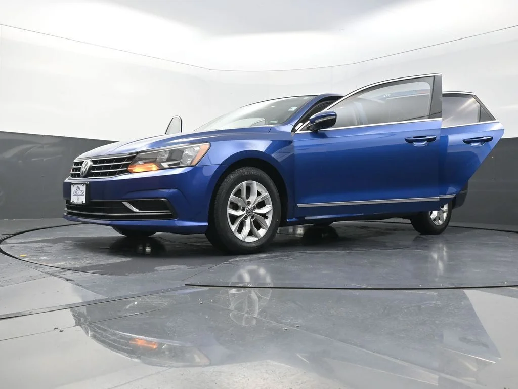 Used 2017 Blue Volkswagen 1.8T S image 33