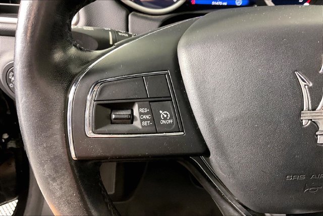 Used 2017  Maserati Base image 9