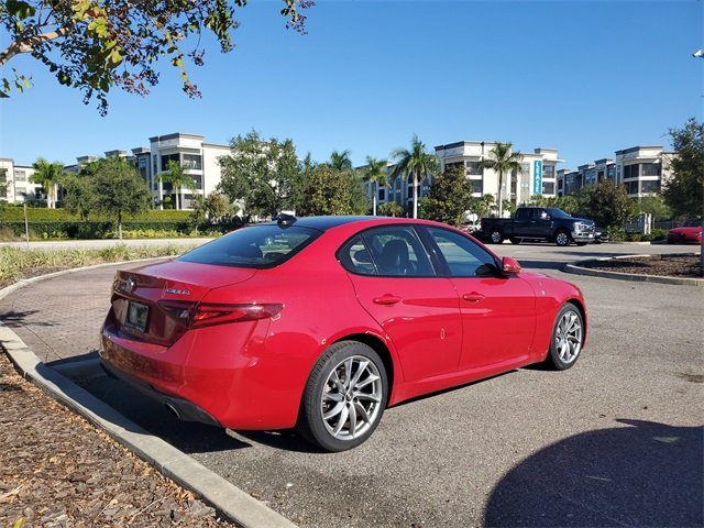2023 Alfa Romeo Giulia Ti photo 4