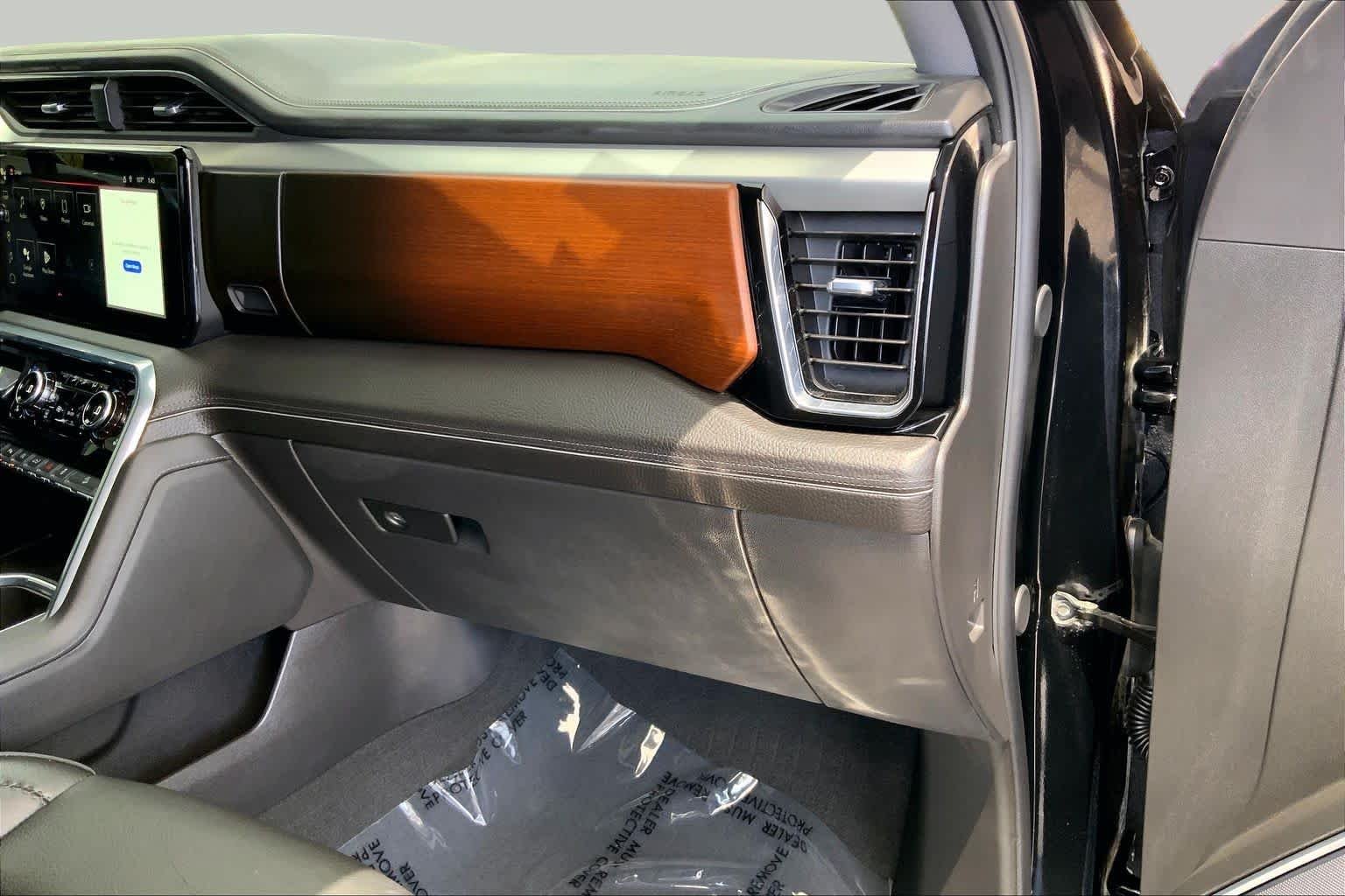 Used 2025 Onyx Black GMC Denali image 16