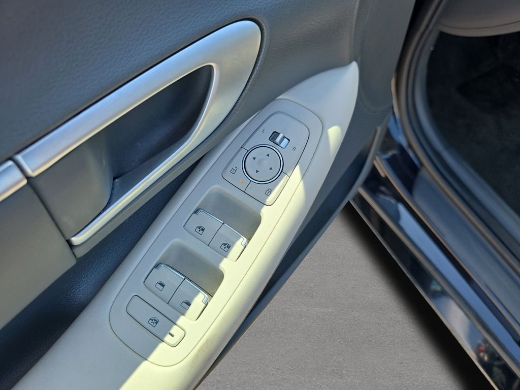 Used 2024 Carbon Blue Hyundai SEL image 18